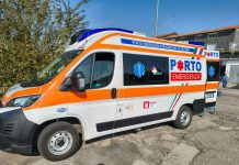 Porto Mantovano, 79enne inciampa sul marciapiede e urta un palo: in ospedale
