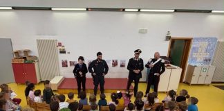 Gonzaga, i Carabinieri incontrano i bimbi della scuola dell’infanzia “Bizzoccoli-Sala”