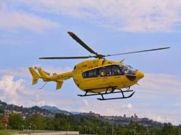 Commessaggio, bimbo cade dallo scivolo all’asilo: trasportato in elicottero a Bergamo