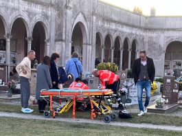 Suzzara, 86enne cade al cimitero e batte la testa: trasportato in ospedale a Mantova