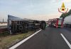 A22, furgone si ribalta tra Pegognaga e Reggiolo: due feriti, interviene l’elisoccorso