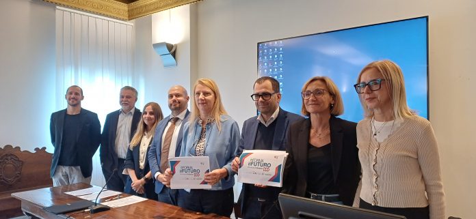 Presentazione InForma il futuro