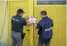 Castel d’Ario, sequestrate 60 auto fuori uso e maxi officina abusiva: indagini anche su rifiuti pericolosi