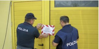 Castel d’Ario, sequestrate 60 auto fuori uso e maxi officina abusiva: indagini anche su rifiuti pericolosi