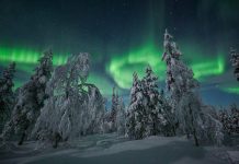 Lorenzo Mirandola, il cacciatore di aurora boreale si racconta in ‘Quando il cielo si accende’