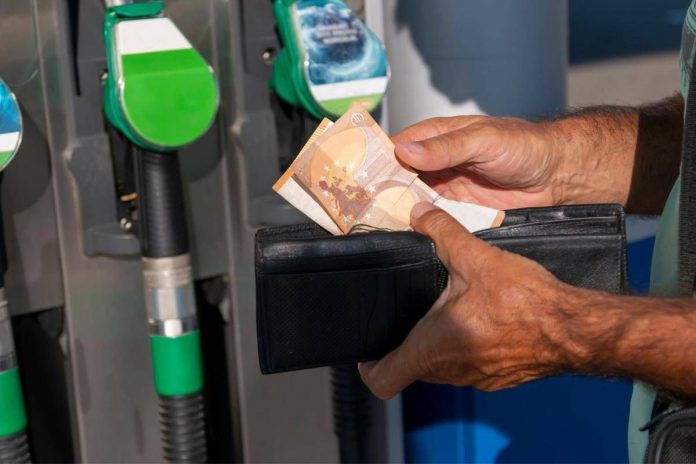 benzina_rincaro_minaccia_iran_canva