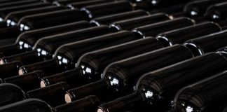 Maxi furto nella cantina Antinori in Toscana, rubate 30mila bottiglie per 5 milioni di euro: caccia alla banda