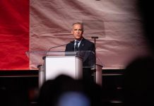 Canada, incendio in una base militare in Alberta: “Ci sono vittime e feriti”