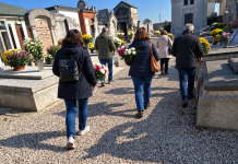 Cimiteri già affollati nel Mantovano, aumentano i prezzi dei fiori