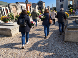 Cimiteri già affollati nel Mantovano, aumentano i prezzi dei fiori