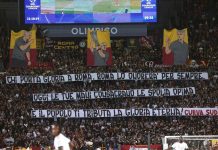 L’Olimpico celebra Mourinho: cori, striscioni e lui manda un bacio alla Curva Sud