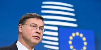Ue, Dombrovskis: “Esamineremo a fondo le richieste di Italia e Grecia, no a nuove forme di flessibilità”
