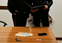 San Giacomo delle Segnate, auto con droga e coltello: arrestati due giovani