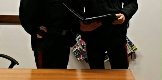 San Giacomo delle Segnate, in auto cocaina, coltello e quasi 500 euro: arrestati