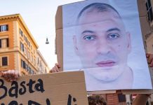Caso Fakir, le frasi degli agenti registrate dalle bodycam: “E’ schiattato”, “Ca… me ne frega”