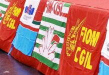 Rientra dalle ferie in ritardo per accudire la madre malata, licenziata dopo 11 anni