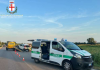 Senza patente causa incidente, poi scappa e denuncia falso furto dell’auto: 35enne nei guai