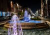 Mantova, la fontana di corso Vittorio Emanuele si illumina di rosa e azzurro