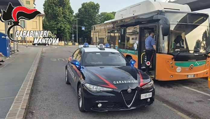 foto autobus Cade braccialetto elettronico
