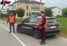 Suzzara, non si ferma all’alt dei carabinieri: denunciato motociclista 19enne