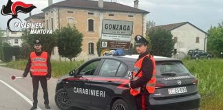 Suzzara, non si ferma all’alt dei carabinieri: denunciato motociclista 19enne