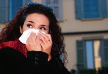 Raffreddore che non passa, cosa fare: esperto svela le cause dei sintomi infiniti