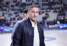 Totti e la prima visita alla prostata: “Dottore, cosa vorrebbe fare con questo arnese…?”