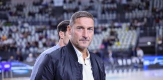 Totti e la prima visita alla prostata: “Dottore, cosa vorrebbe fare con questo arnese…?”