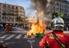 Proteste degli studenti in Francia, 15enne perde una mano