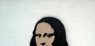 Giornata mondiale contro il cancro al seno, a Milano murale con Gioconda con mastectomia davanti all’Int