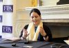 Afghanistan, Zahra Joya: “Per noi donne è una prigione a cielo aperto, serve guerra civile tutta al femminile”