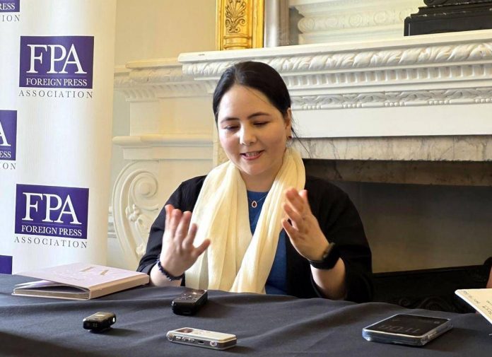 img-20260930151843-zahra_joya_intervista_adnkronos_londra_collab20