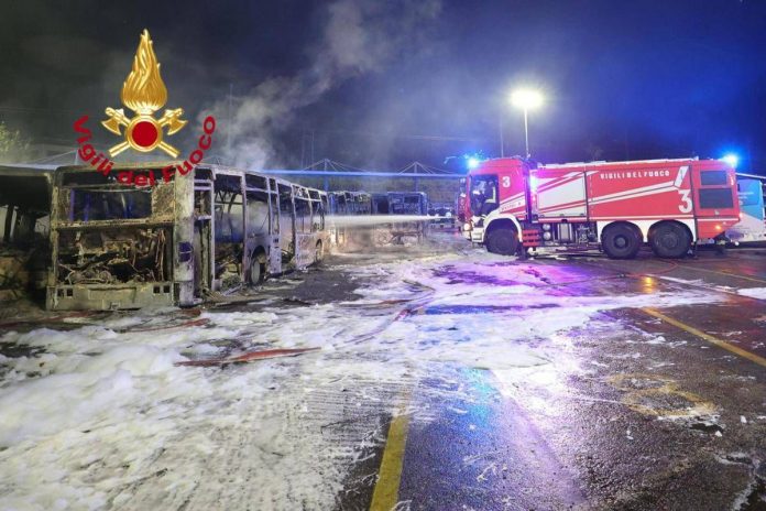 incendio_busfirenze2