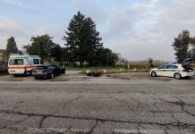 Scooter urtato da un’auto sulla Spolverina: ferito 17enne, traffico in tilt
