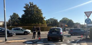 Cittadella, anziano ciclista travolto in rotonda: trasportato al Poma per un trauma cranico