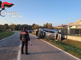 Monzambano, perde il controllo dell’auto e finisce fuori strada all’alba: paura per una 25enne