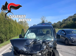Monzambano, scontro auto-furgone all’incrocio: 28enne di Mantova in ospedale