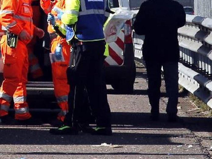 incidente_tra_tir_e_bus_scolastico_in_autostrada