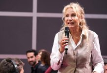 Licia Colò a Verissimo, insultata per l’età: “Mi dicono di andare in pensione. Ho 64 anni e sono felice”