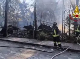 Inferno all’alba a Peschiera del Garda: esplosione e rogo al campeggio Bell’Italia. 24 feriti