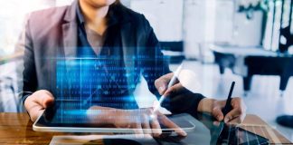 L’Intelligenza Artificiale fa lavorare di meno? Non proprio, per i dipendenti aumenta impegno e divario con i dirigenti