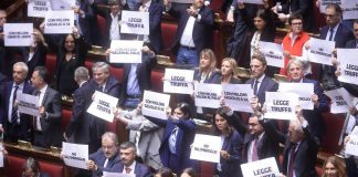 TOMORROW / Legge elettorale, opposizione all’attacco: lunedì i ricorsi alla Corte Costituzionale