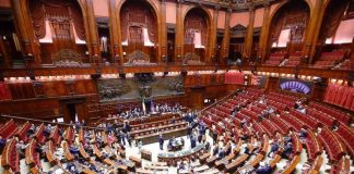 Fa troppo freddo alla Camera, la richiesta: “Meno aria ghiacciata”
