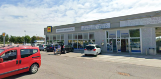 Quistello, ubriaco con cacciavite e pinza disturba i clienti del supermercato: denunciato