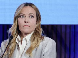 Meloni da Spalato: “Pronti a intervenire con le accise mobili”