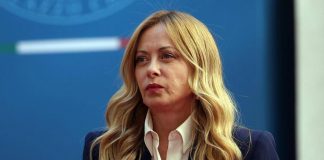 Crisi, Meloni: “Non firmo decreto per dare ora un miliardo di euro ai magistrati. La mia priorità sono le fasce deboli”
