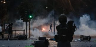 Guerriglia a Milano, pm: “Da arrestati azioni distruttive di rara violenza”