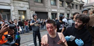 Milano, scontri e feriti al corteo ‘Italia in Piazza’. Disordini anche a Torino e Bologna
