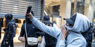 Guerriglia a Milano, chi sono i ragazzi della generazione Selfie: TikTok, rabbia e voglia di apparire