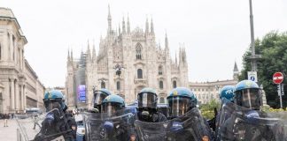 Milano, il lungo ottobre di piazza tra timori e bufale social su violenze e ronde